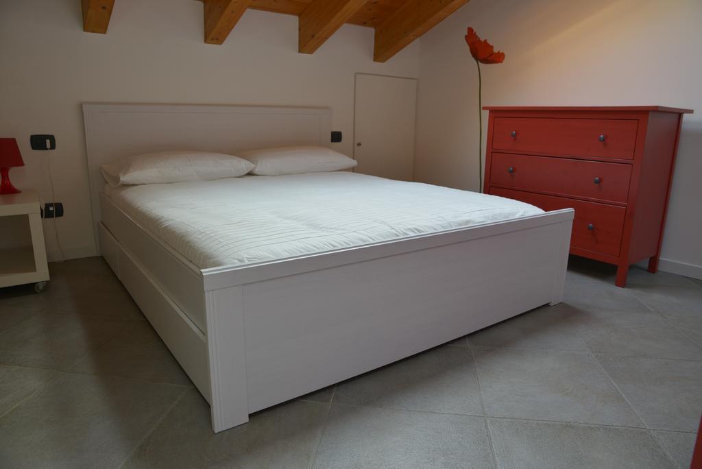 Cece' Dependance Apartment Lecco Phòng bức ảnh