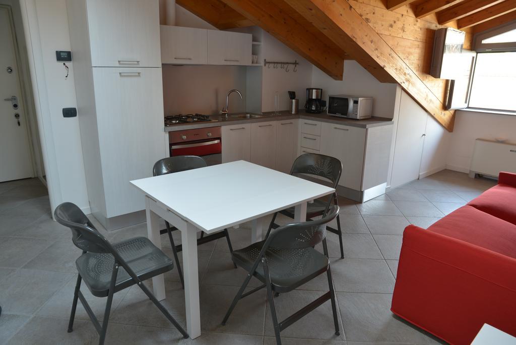 Cece' Dependance Apartment Lecco Phòng bức ảnh
